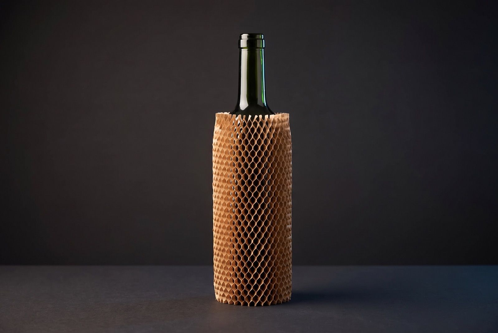 Kağıt Kovan sleeve for wine and spirits bottles