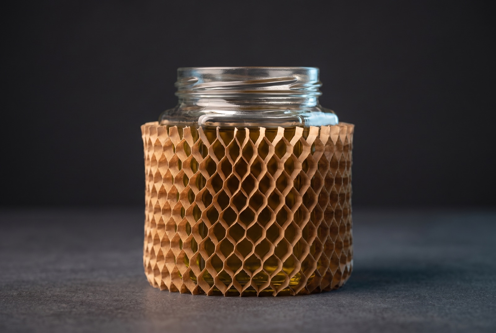 Kağıt Kovan sleeve for olive oil and honey jars